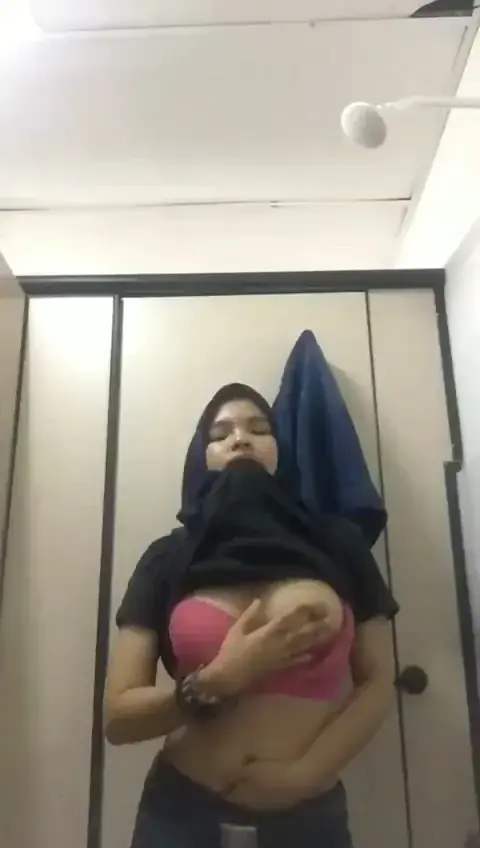 Jilbab Nakal Pulang ngampus Langsung Ngentot Liar Lumer HD