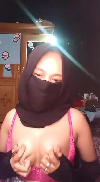 Meki Gatel Jilbab Hitam Langsung Ditusuk